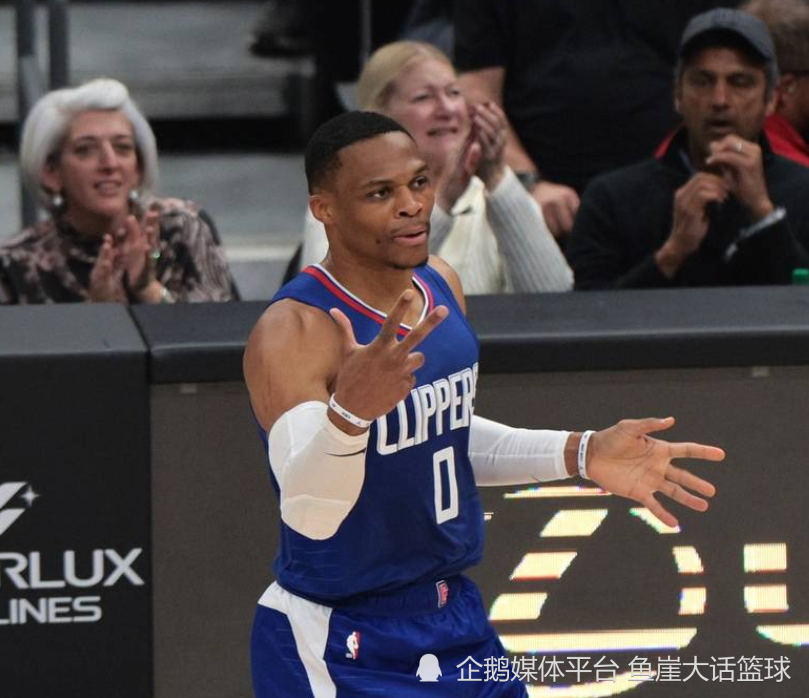 黄蜂成功击败对手，继续向前冲刺