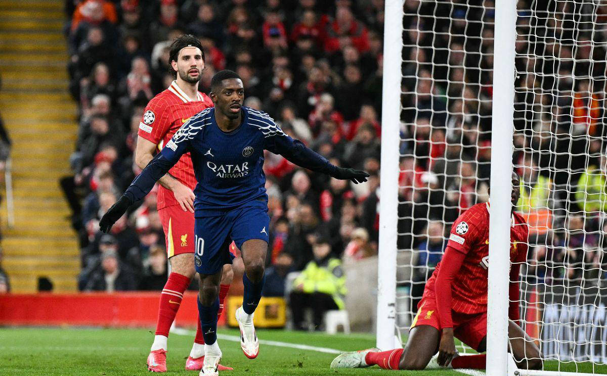 巴黎圣日耳曼抢先登顶，全队士气高涨的简单介绍