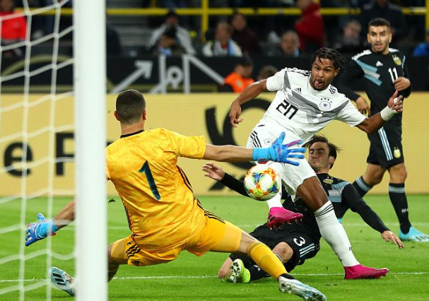 关于阿根廷绝地反击西班牙，格纳布里统治全场的信息